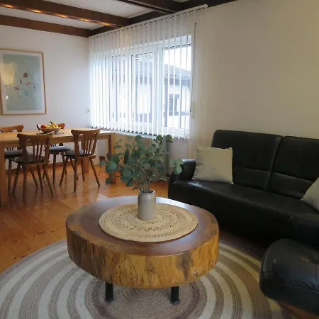 Apartment Haus Hinneres *