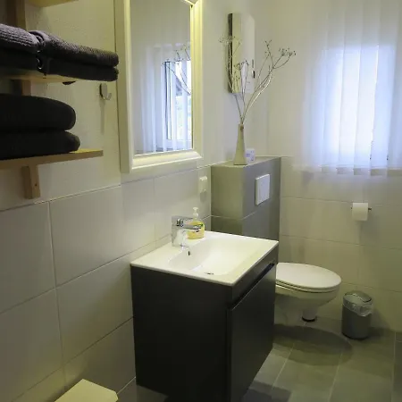 Apartment Haus Hinneres