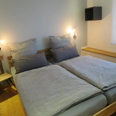 Apartment Haus Hinneres