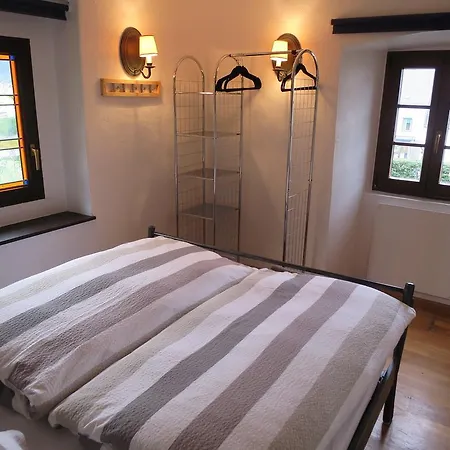 Apartment Haus Hinneres