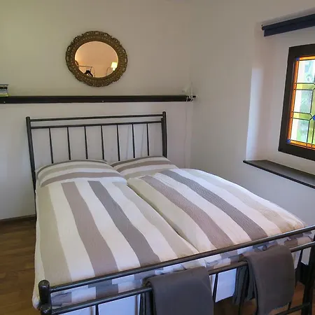 Haus Hinneres Apartment Schalkenmehren