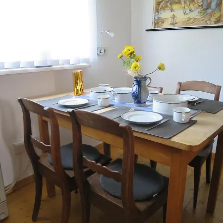 Apartment Haus Hinneres