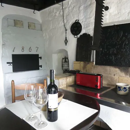 Apartment Haus Hinneres