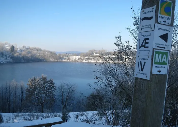 Haus Hinneres * Schalkenmehren